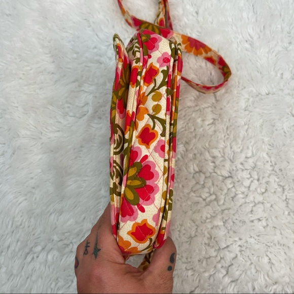 Vera Bradley Red Floral Messenger Style Crossbody GUC - Picture 11 of 12